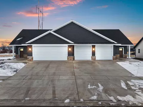 3006 Woodward Way, De Pere, WI 54115