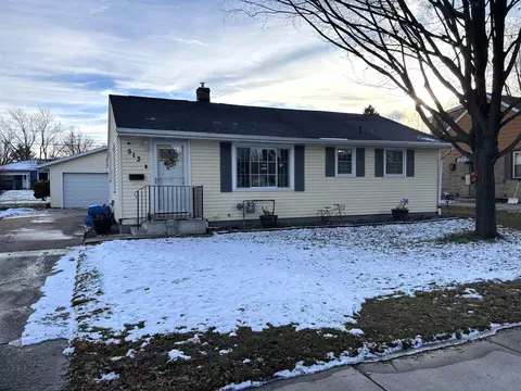 513 W 8th St, Kaukauna, WI 54130