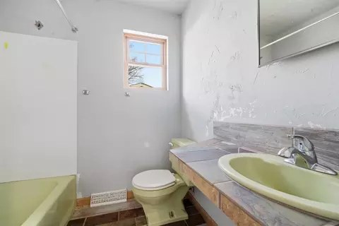Bath - 528 E Maple St, Appleton, WI 54915 photo 1 of 1