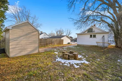 Exterior - 528 E Maple St, Appleton, WI 54915 photo 3 of 4