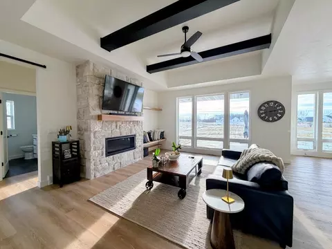 Living - 302 Kerrigan Dr, Wrightstown, WI 54180 photo 1 of 4
