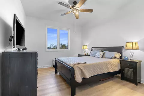 Bedroom - 302 Kerrigan Dr, Wrightstown, WI 54180 photo 4 of 4