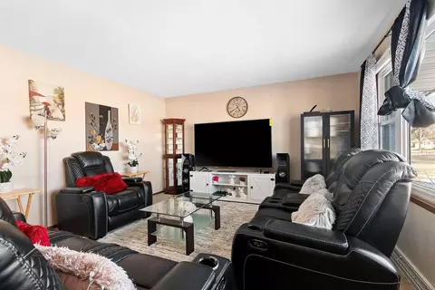Living - 2203 E College Ave, Appleton, WI 54915 photo 1 of 2