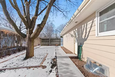 Exterior - 2203 E College Ave, Appleton, WI 54915 photo 6 of 6