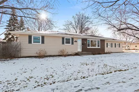 2203 E College Ave, Appleton, WI 54915