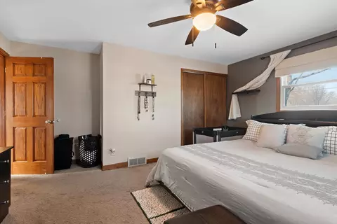 Bedroom - 2203 E College Ave, Appleton, WI 54915 photo 2 of 7