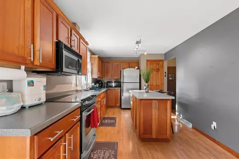 Kitchen - 2203 E College Ave, Appleton, WI 54915 photo 3 of 5