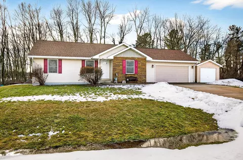 1025 Mill Pond Cir, Weyauwega, WI 54983