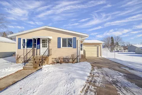 3208 15th St, Menominee, MI 49858