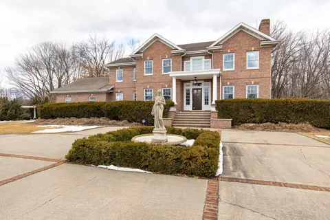 w9258 Lamise Way, Hortonville, WI 54944