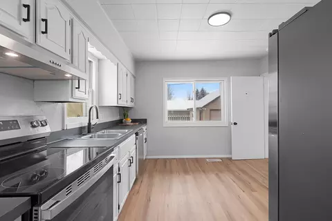 Kitchen - 907 W Oklahoma St, Appleton, WI 54914 photo 4 of 4