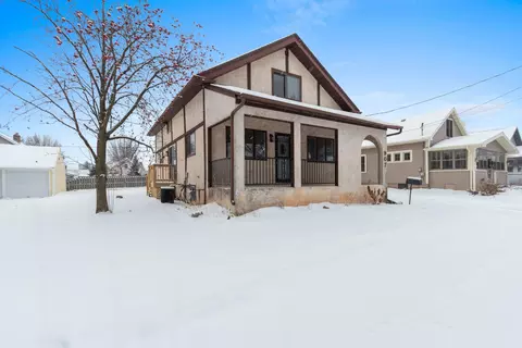 Exterior - 907 W Oklahoma St, Appleton, WI 54914 photo 10 of 10