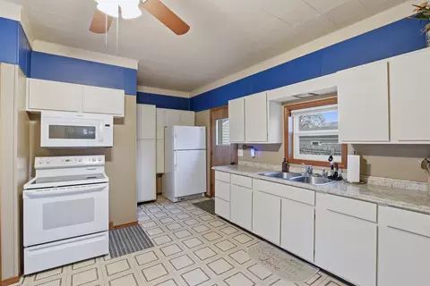 Kitchen - 524 E Mckinley St, Appleton, WI 54915 photo 1 of 2