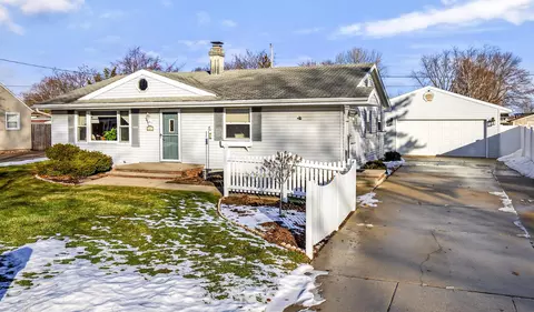 1128 E Layton Ave, Appleton, WI 54915 photo 2