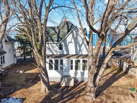 1127 W College Ave, Appleton, WI 54914 photo 2