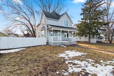 1127 W College Ave, Appleton, WI 54914