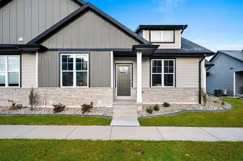 2878 Howard Cmns, Howard, WI 54313