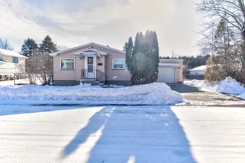 118 Coleman St, Marinette, WI 54143