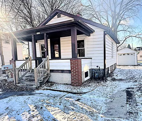 1633 Burdick St, Oshkosh, WI 54901