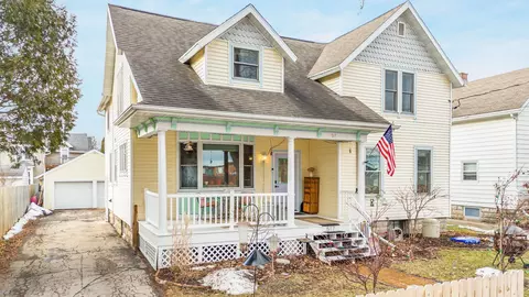 517 S Locust St, Appleton, WI 54914