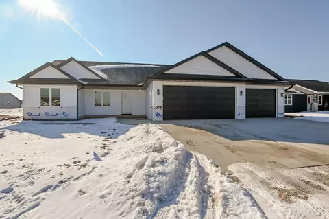 2041 Red Fox Ln, Kaukauna, WI 54130