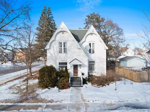 1452 Grant St, Marinette, WI 54143