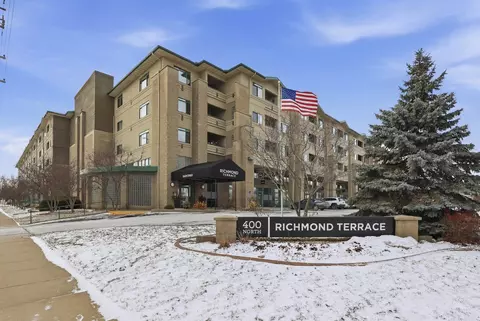 400 N Richmond St #340, Appleton, WI 54911