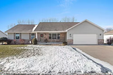 1105 Faversham Way, Green Bay, WI 54313