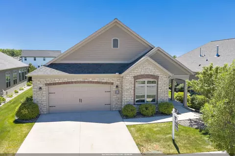 210 N Bedford Rd, Green Bay, WI 54311