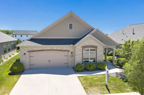 210 N Bedford Rd, Green Bay, WI 54311