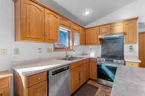 n349 Fieldside Lane, Appleton, WI 54915 photo 6