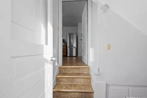 Entry Way - 425 E Summer St, Appleton, WI 54911 photo 3 of 6