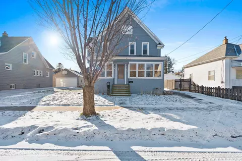 Exterior - 425 E Summer St, Appleton, WI 54911 photo 5 of 11