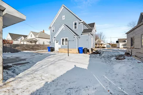 Exterior - 425 E Summer St, Appleton, WI 54911 photo 9 of 11
