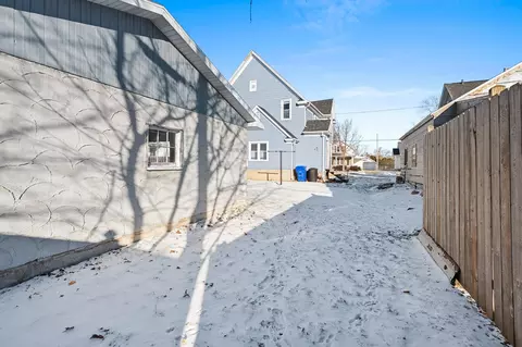 Exterior - 425 E Summer St, Appleton, WI 54911 photo 8 of 11