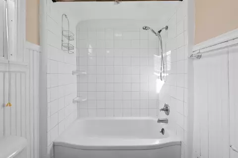 Bath - 425 E Summer St, Appleton, WI 54911 photo 2 of 3