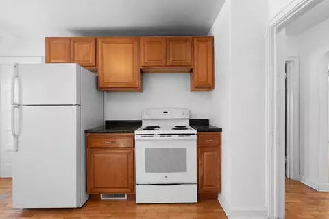 Kitchen - 425 E Summer St, Appleton, WI 54911 photo 7 of 7