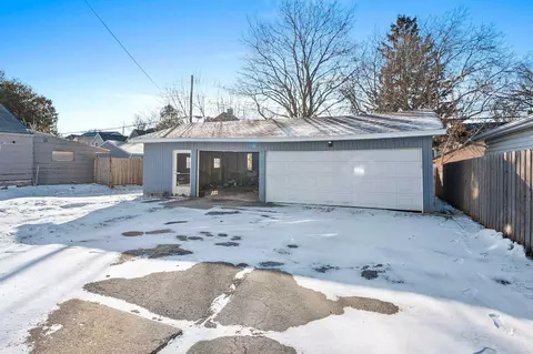 Exterior - 425 E Summer St, Appleton, WI 54911 photo 2 of 11