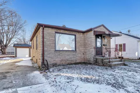 1530 Smith St, Green Bay, WI 54302