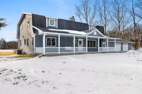 1007 Schabow St, Gresham, WI 54128