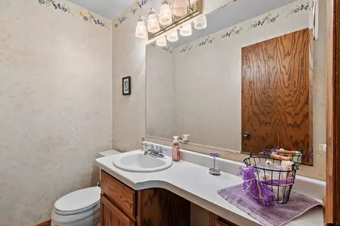 Bath - 1007 Schabow St, Gresham, WI 54128 photo 5 of 5