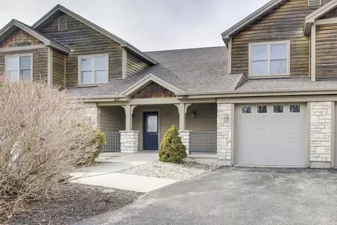 7585 Meadow Ridge Rd #J40, Egg Harbor, WI 54209