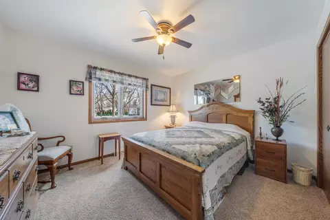 Bedroom - 9302 Blanco Rd, Winneconne, WI 54986 photo 4 of 6
