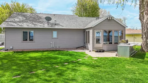 Exterior - 9302 Blanco Rd, Winneconne, WI 54986 photo 7 of 14
