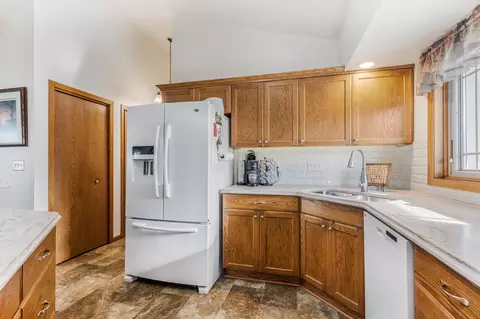 Kitchen - 9302 Blanco Rd, Winneconne, WI 54986 photo 4 of 5