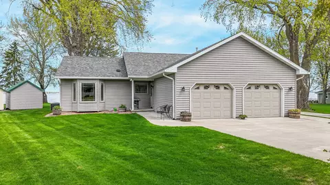 9302 Blanco Rd, Winneconne, WI 54986