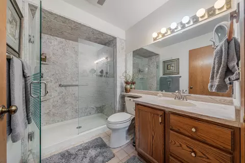Bath - 9302 Blanco Rd, Winneconne, WI 54986 photo 2 of 3