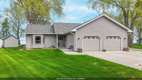 9302 Blanco Rd, Winneconne, WI 54986