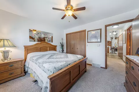 Bedroom - 9302 Blanco Rd, Winneconne, WI 54986 photo 5 of 6