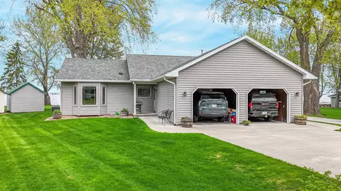 Exterior - 9302 Blanco Rd, Winneconne, WI 54986 photo 10 of 14